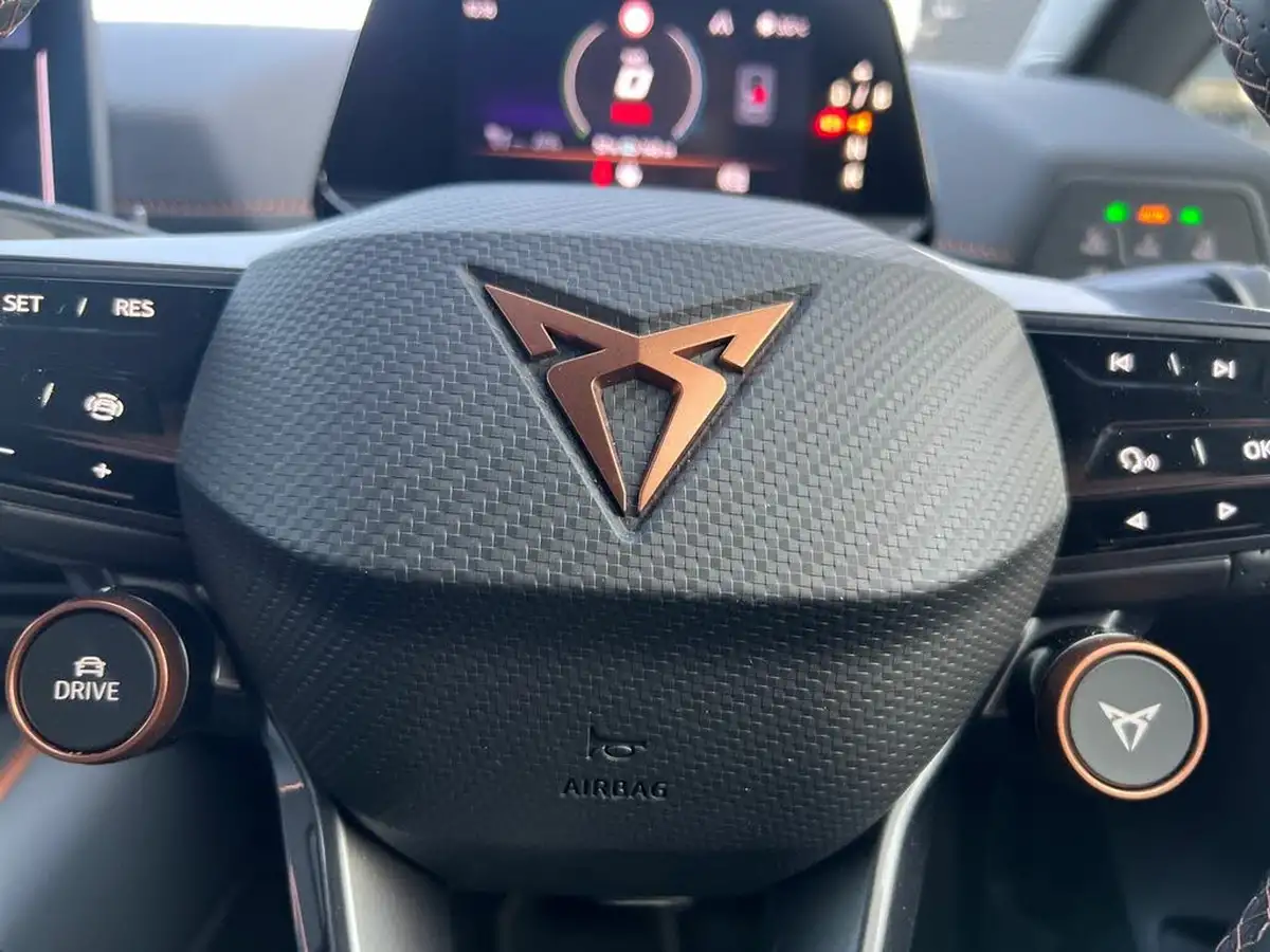 2024-cupra-born-e-vz-big-21