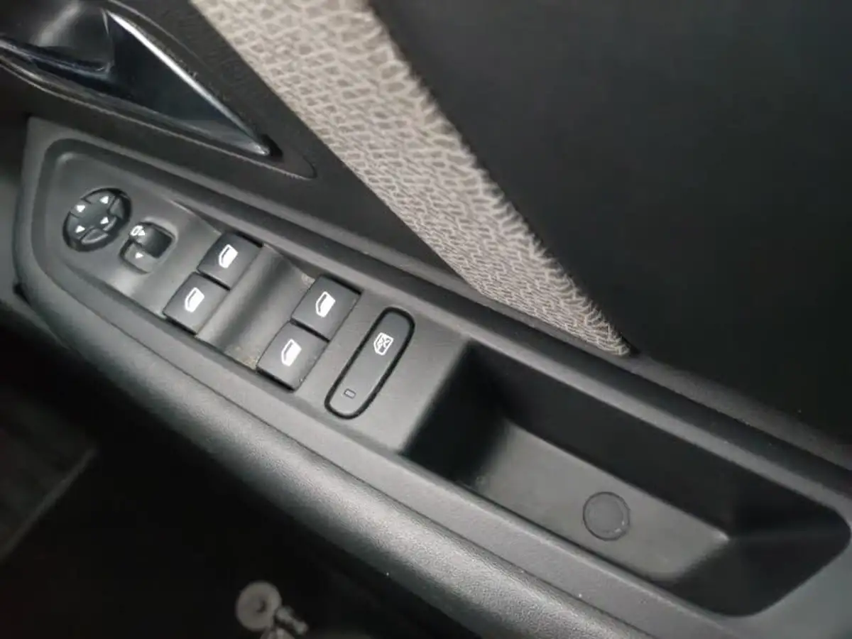 2021-citroen-c4-12-puretech-shine-130ps-big-16