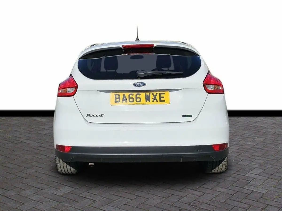 2017-ford-focus-10t-zetec-edition-100ps-hatchback-big-5