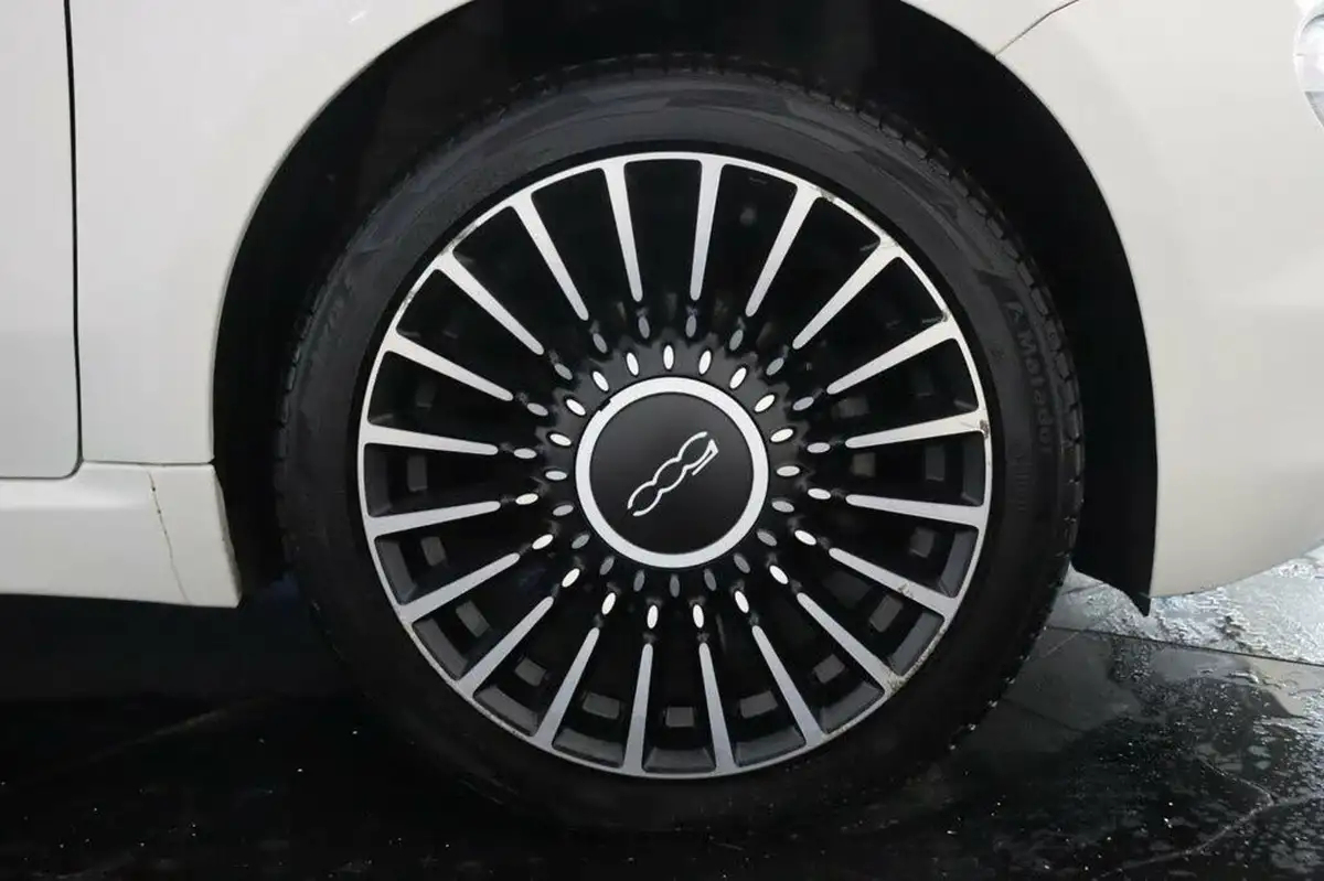 2020-fiat-500-10-launch-edition-big-32
