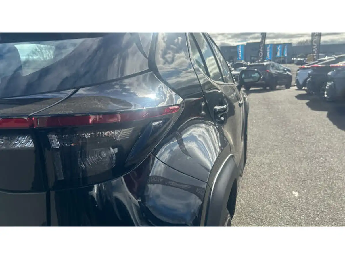 2023-toyota-yaris-cross-15-vvt-i-icon-big-32