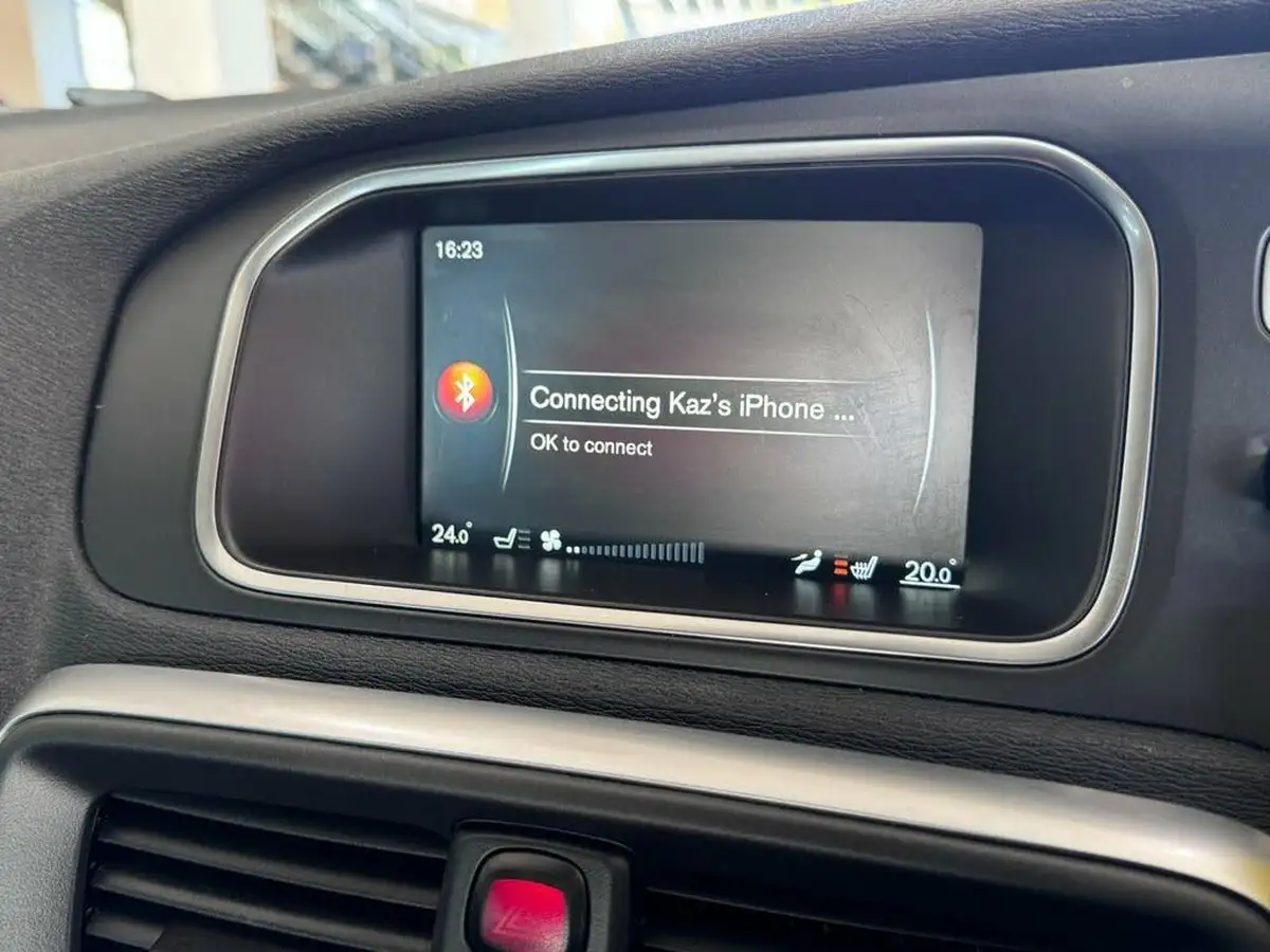 2016-volvo-v40-20td-d4-inscription-geartronic-big-38