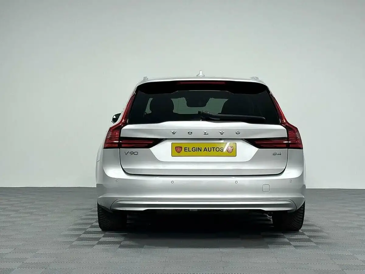 2021-volvo-v90-20-b4-momentum-big-4