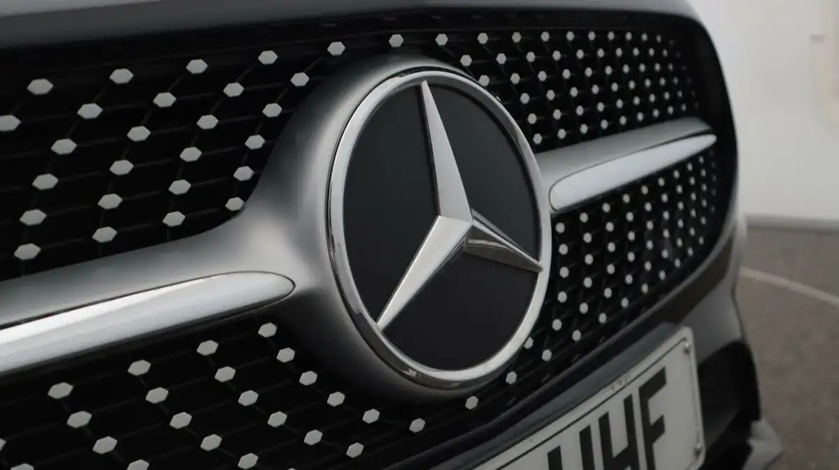 2021-mercedes-benz-a-class-20d-a220d-amg-line-executive-hatchback-5d-big-22
