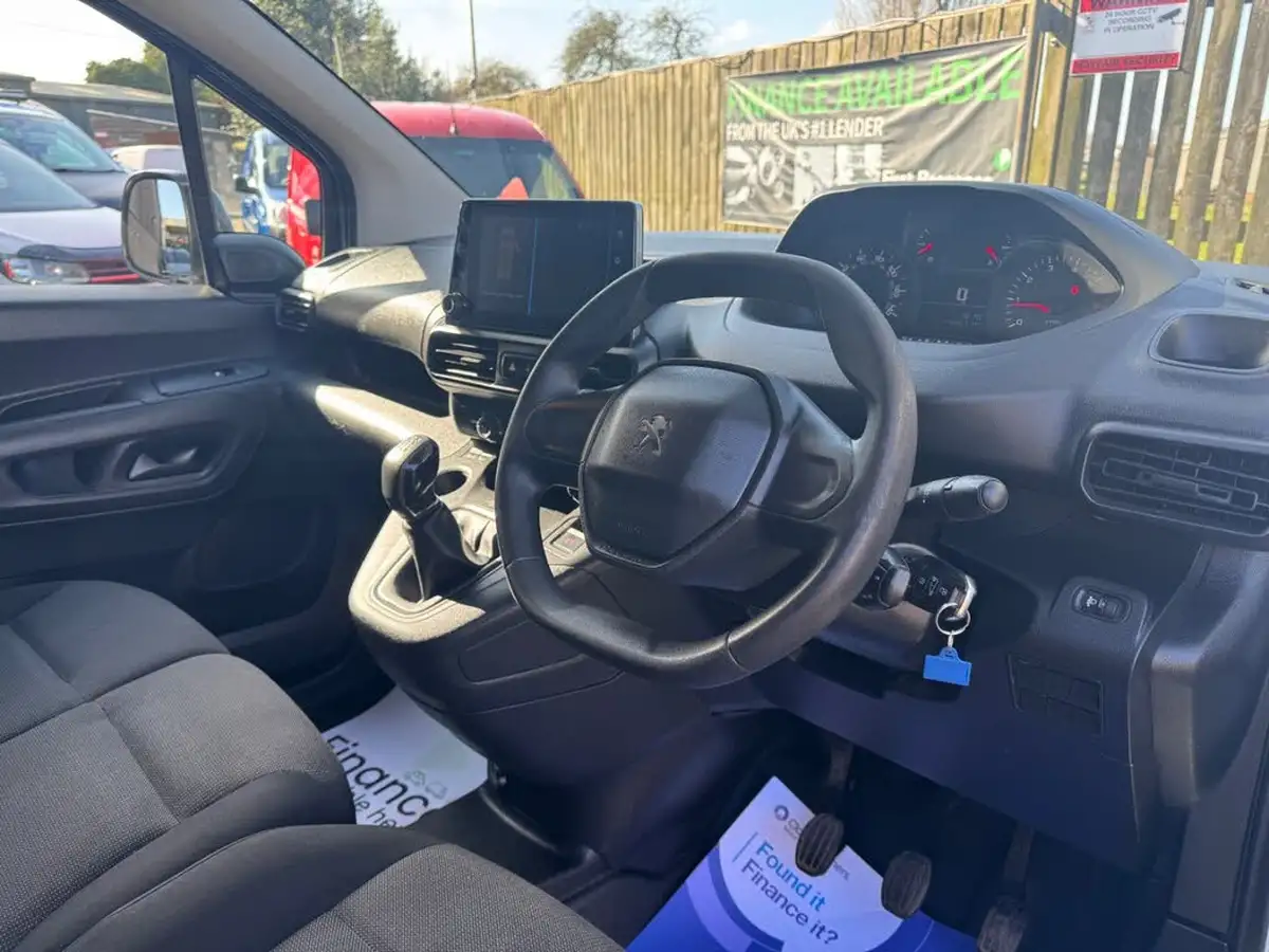 2021-peugeot-partner-15-bluehdi-1000-professional-100ps-eu6dt-panel-big-53