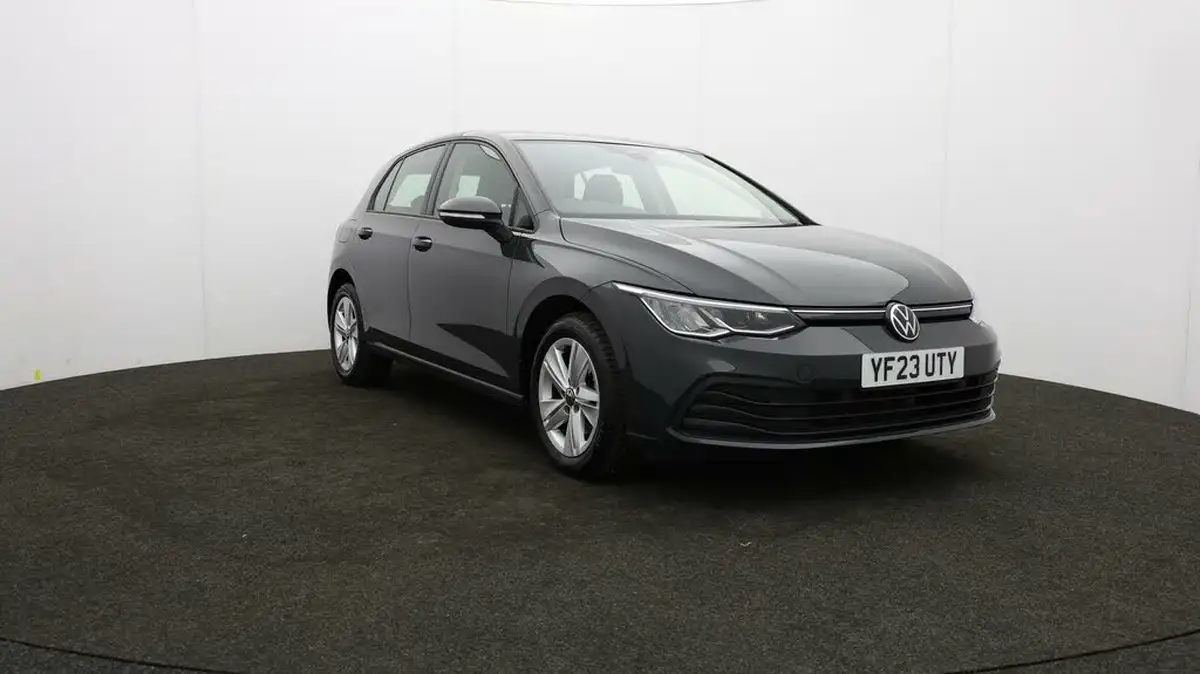 2023-volkswagen-golf-15-tsi-life-130ps-hatchback-big-46