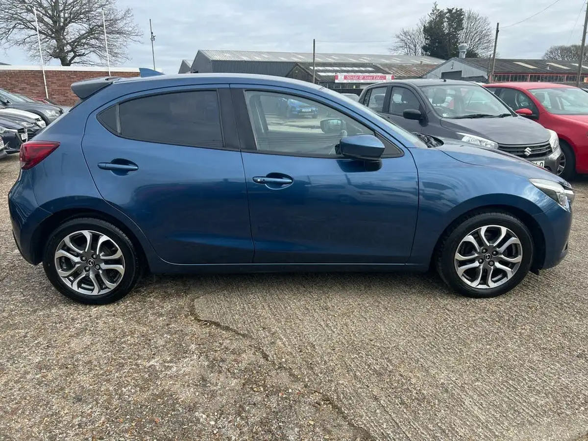 2017-mazda-mazda2-15-gt-big-7