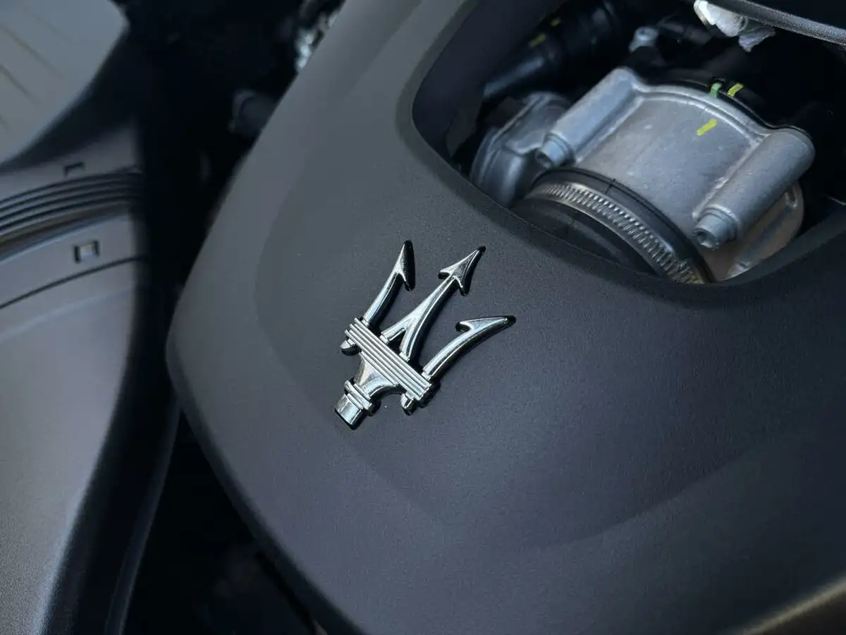2022-maserati-ghibli-30-modena-350ps-big-33