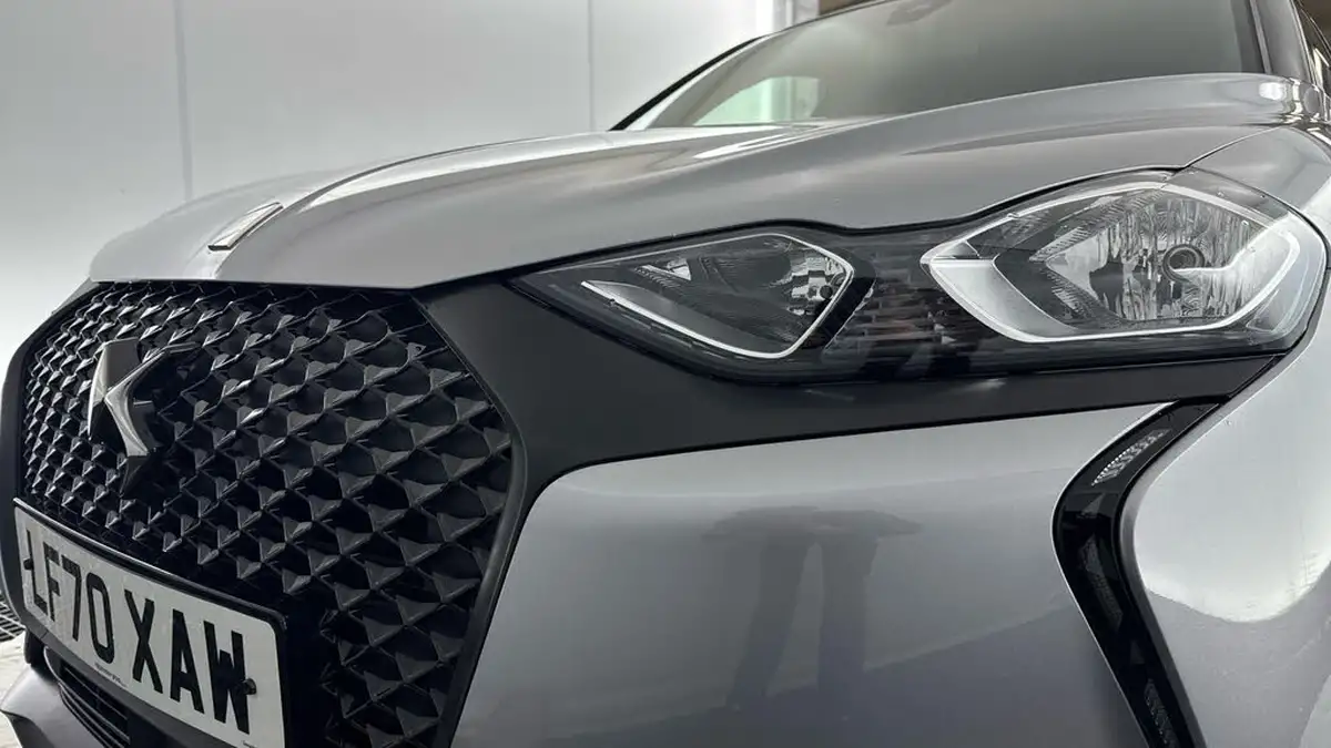 2020-ds-ds-7-crossback-12-puretech-performance-line-eat8-big-28