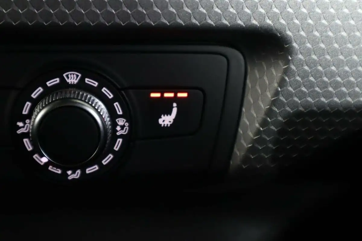 2020-audi-a1-15-35-tfsi-s-line-tronic-big-37