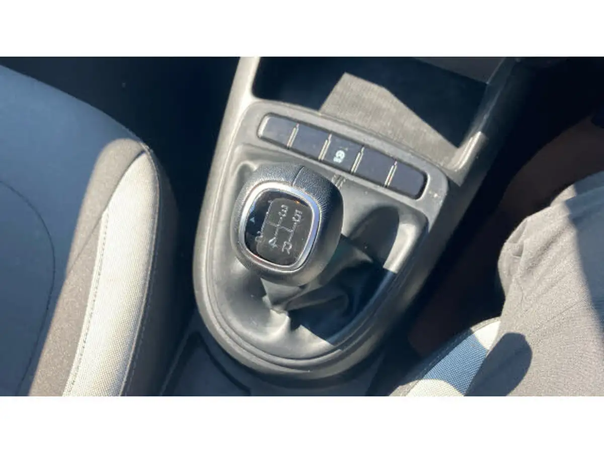 2021-hyundai-i10-10-se-connect-big-12