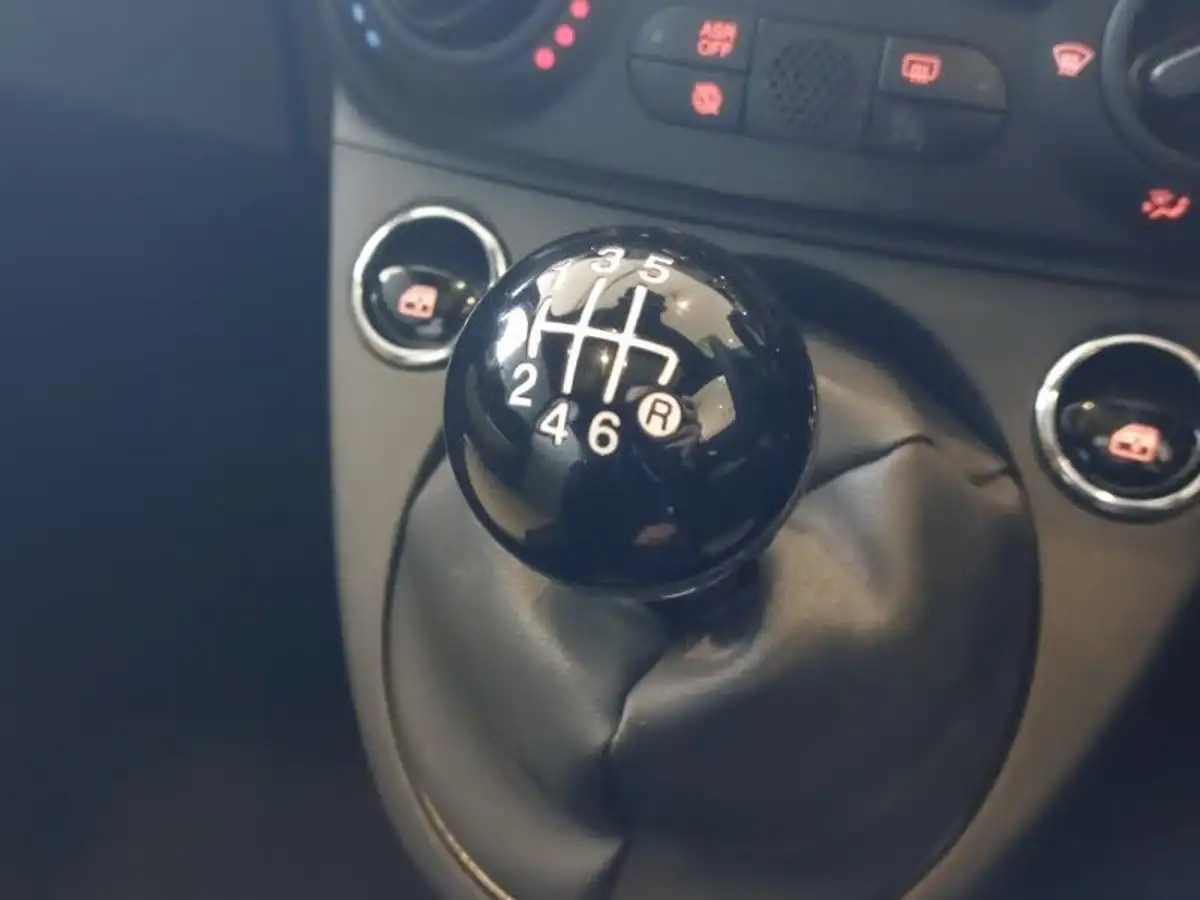 2022-fiat-500-10-dolcevita-big-17