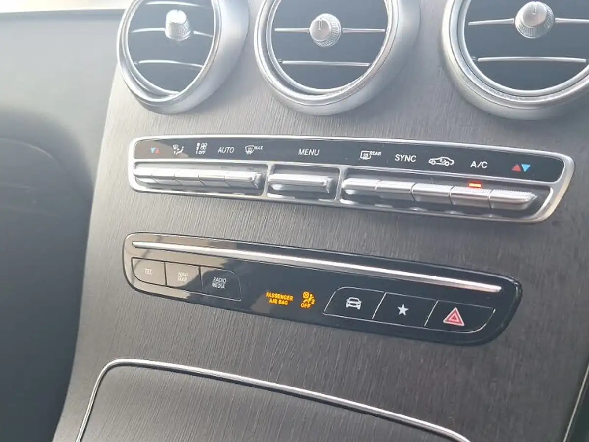 2021-mercedes-benz-glc-class-20d-glc220d-amg-line-station-wagon-5d-1950cc-4matic-plus-big-12