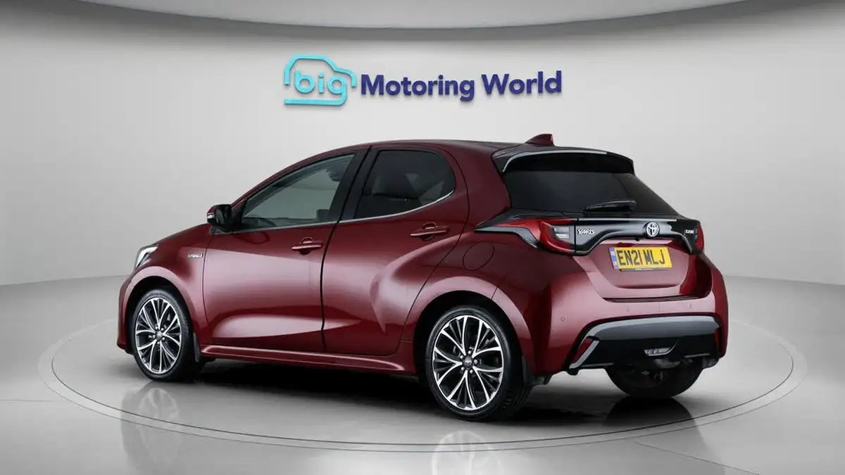 2021-toyota-yaris-15-vvt-i-excel-big-5