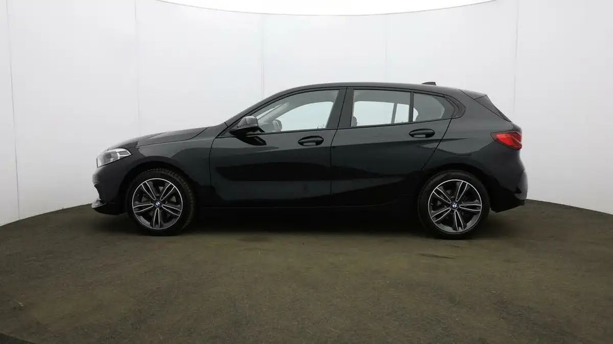 2022-bmw-1-series-15-118i-sport-dct-big-70