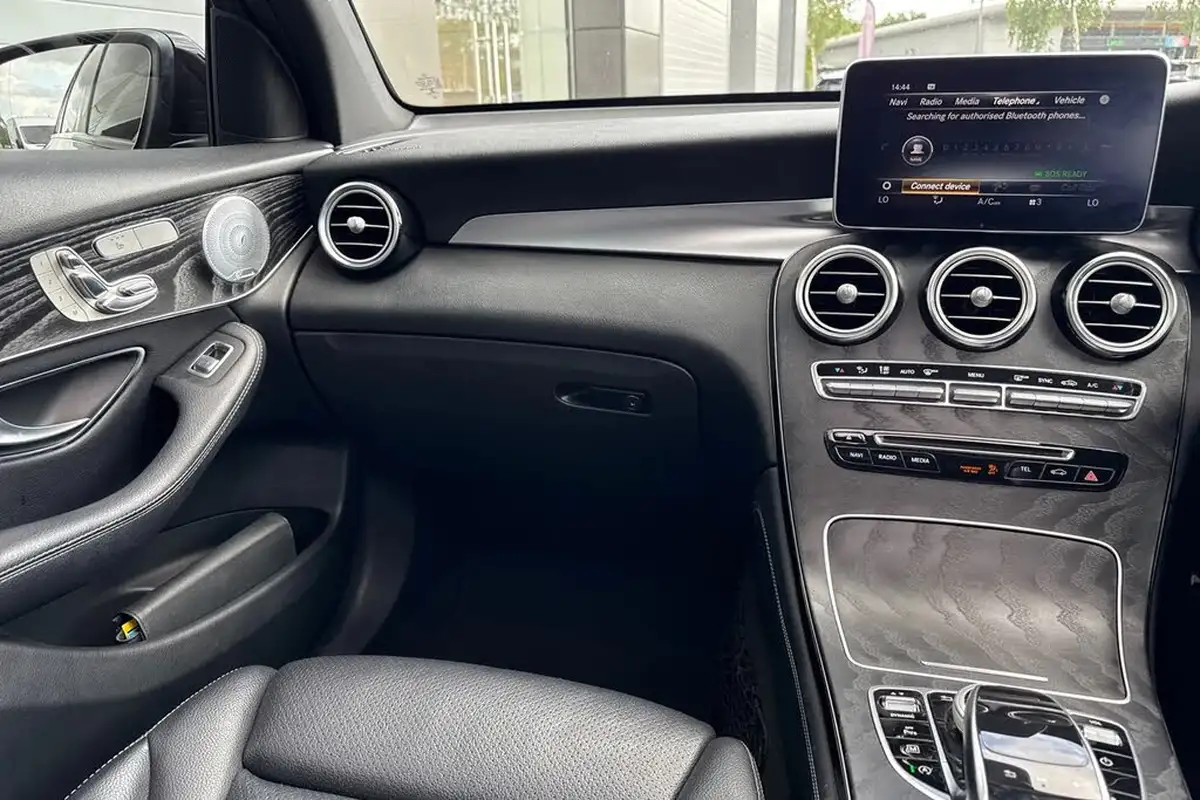 2018-mercedes-benz-glc-class-21d-glc220d-amg-line-premium-plusss-station-wagon-5d-big-19