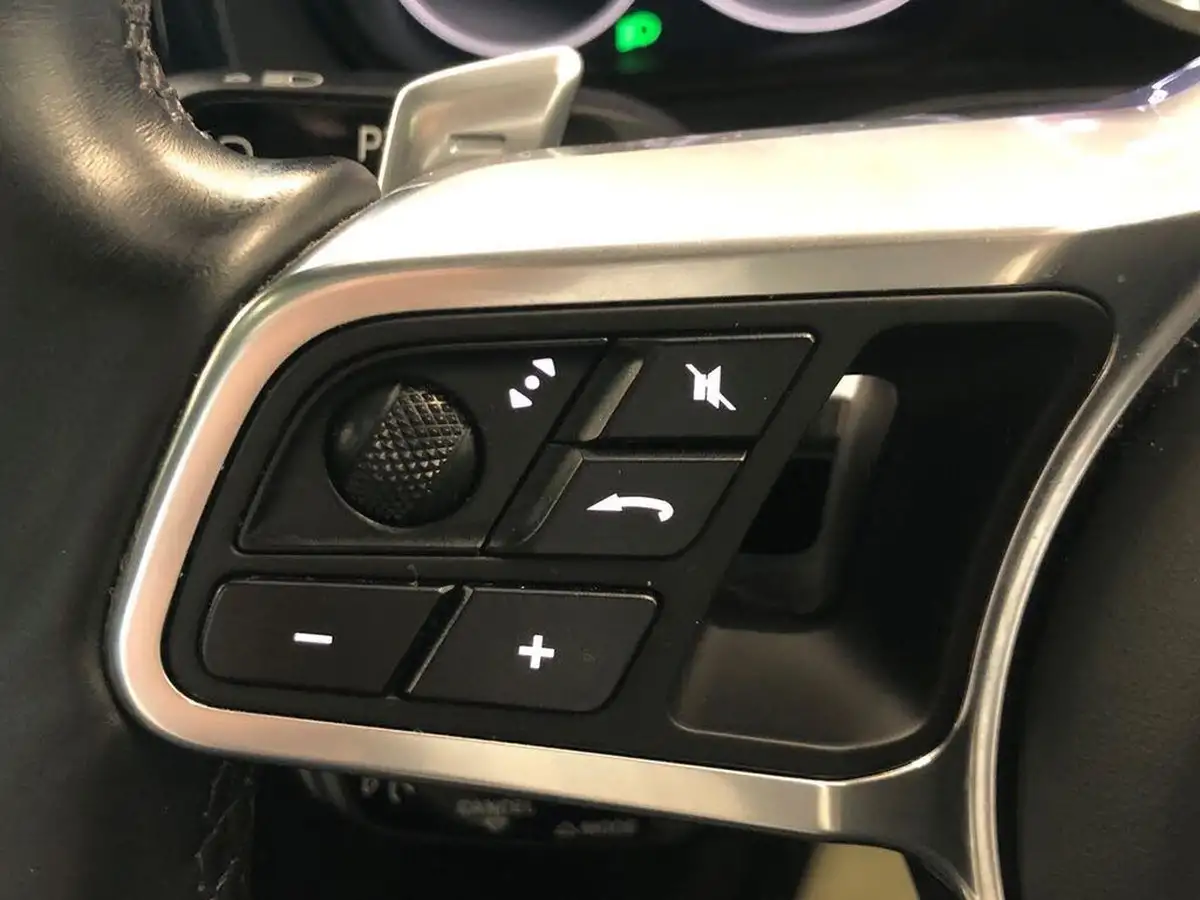 2020-porsche-cayenne-40-v8-gts-coupe-big-13