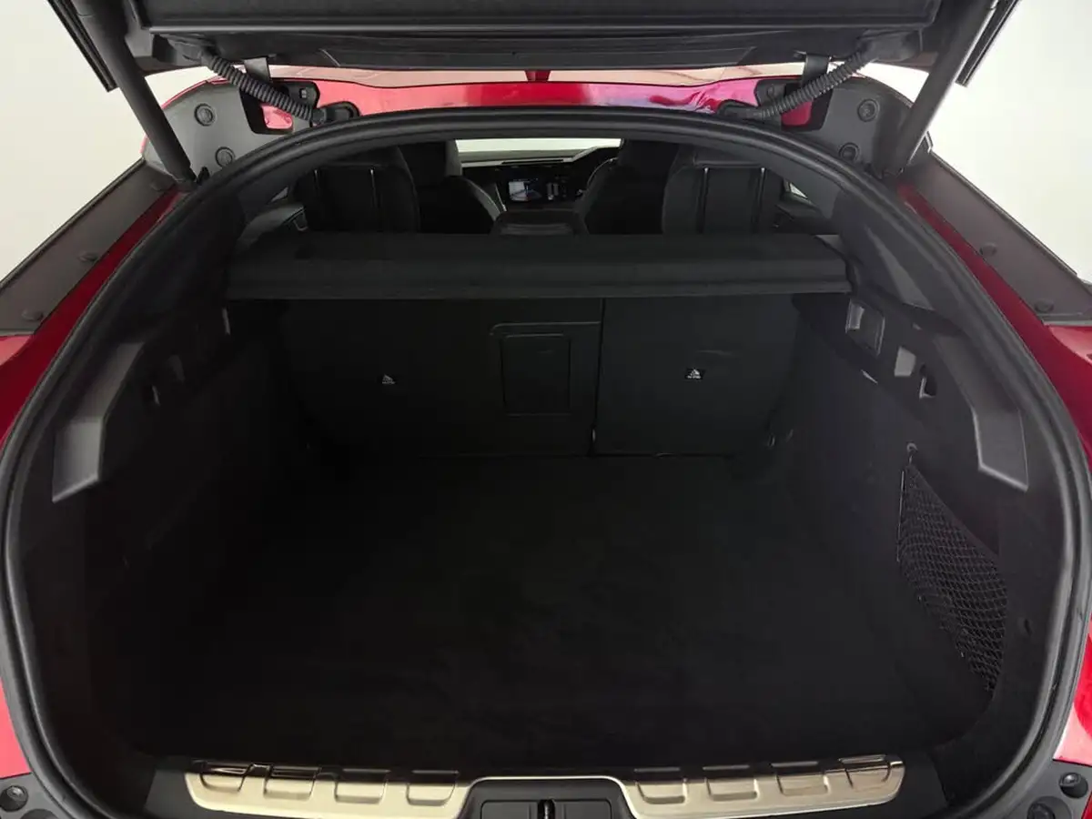2024-peugeot-408-12-puretech-gt-130ps-ss-eat8-big-10