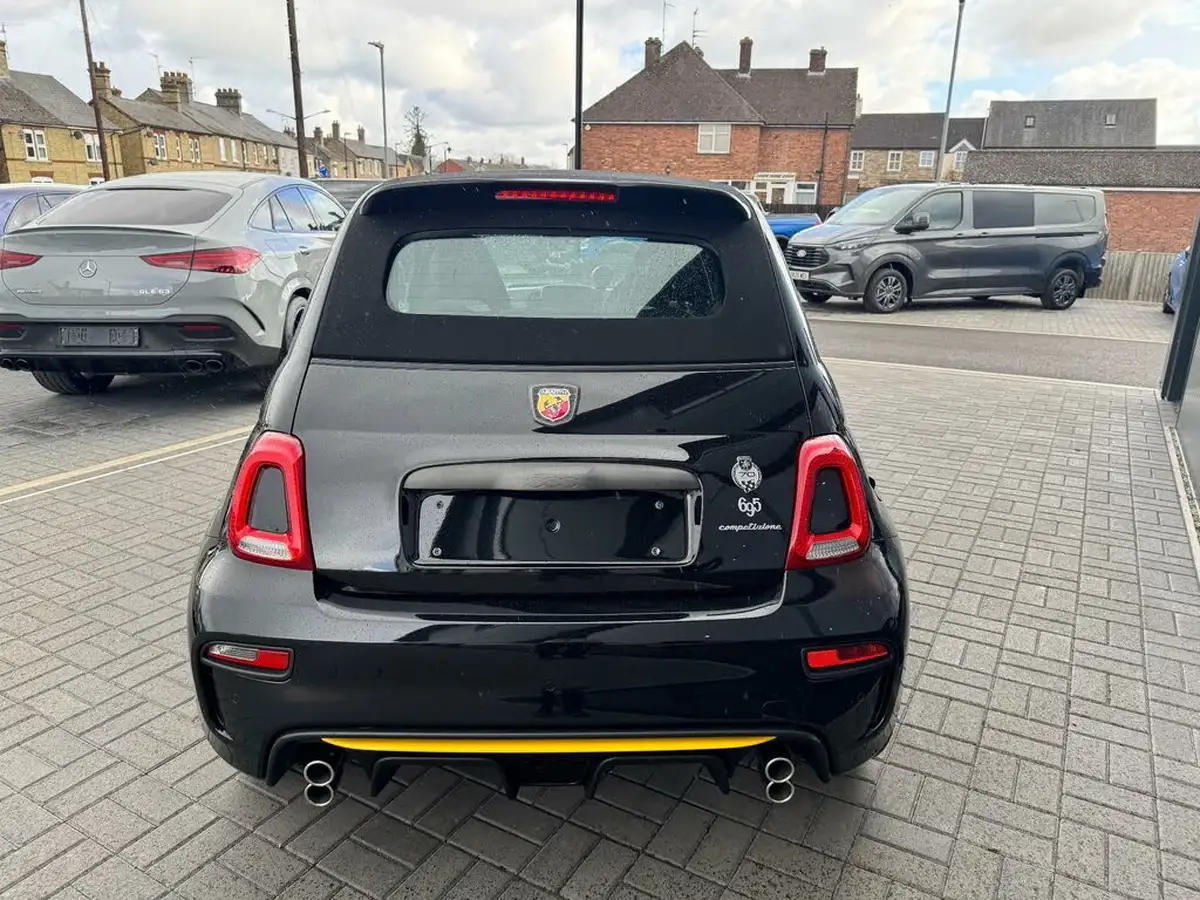 2024-abarth-695c-14-tjet-competizione-big-4