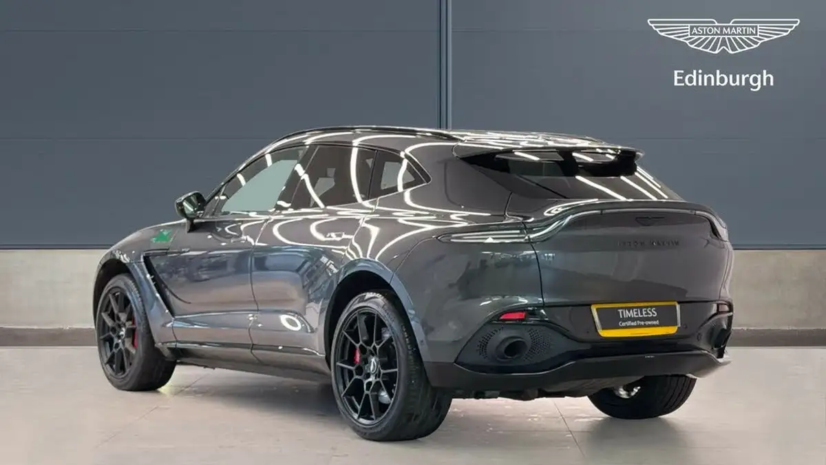 2021-aston-martin-dbx-40-v8-big-1