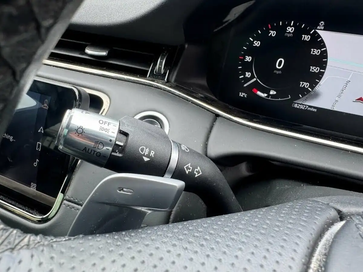 2021-land-rover-range-rover-evoque-15-p300e-r-dynamic-hse-big-25