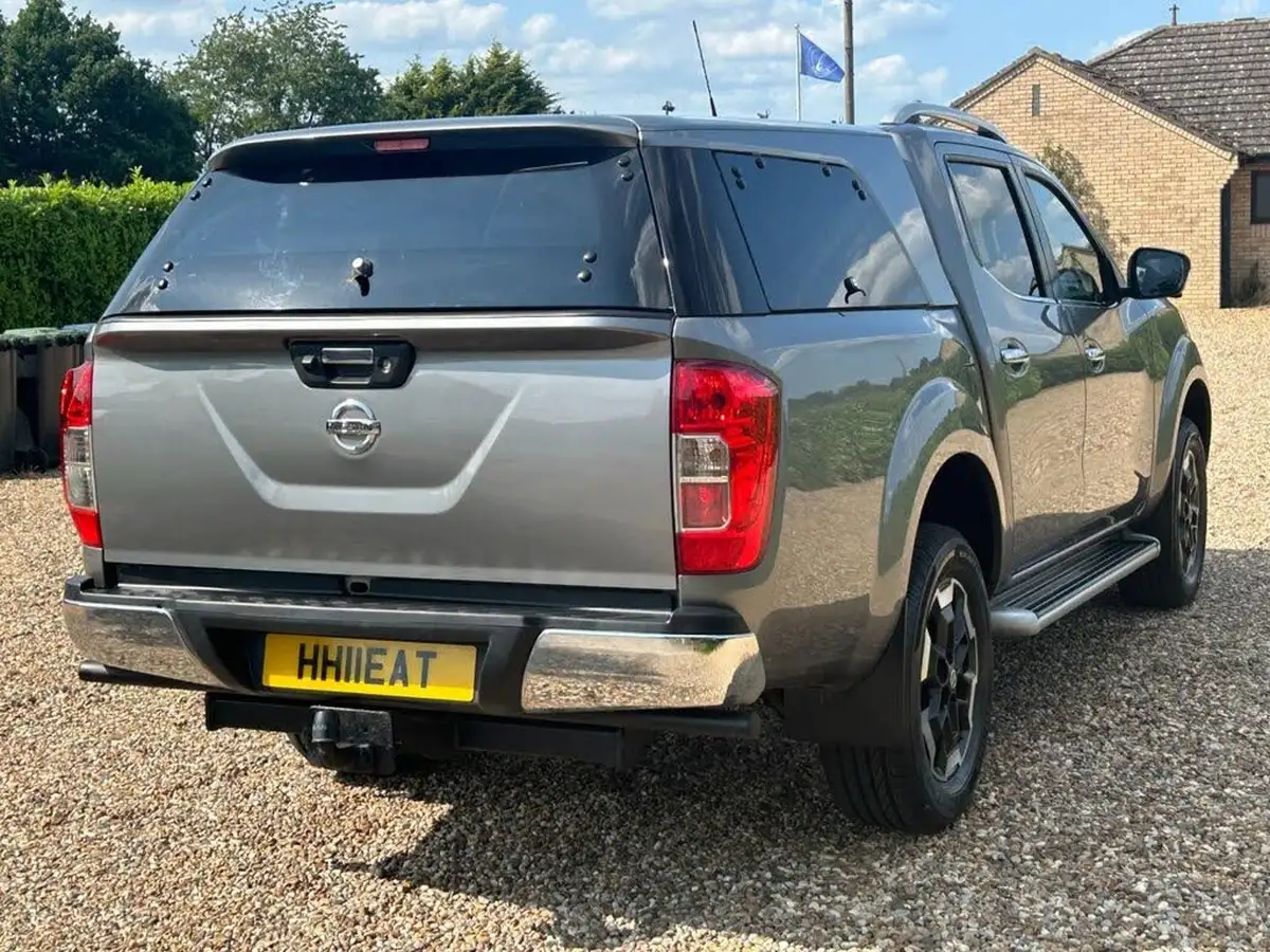 2019-nissan-navara-23dci-tt-tekna-8-navileather-auto-big-13