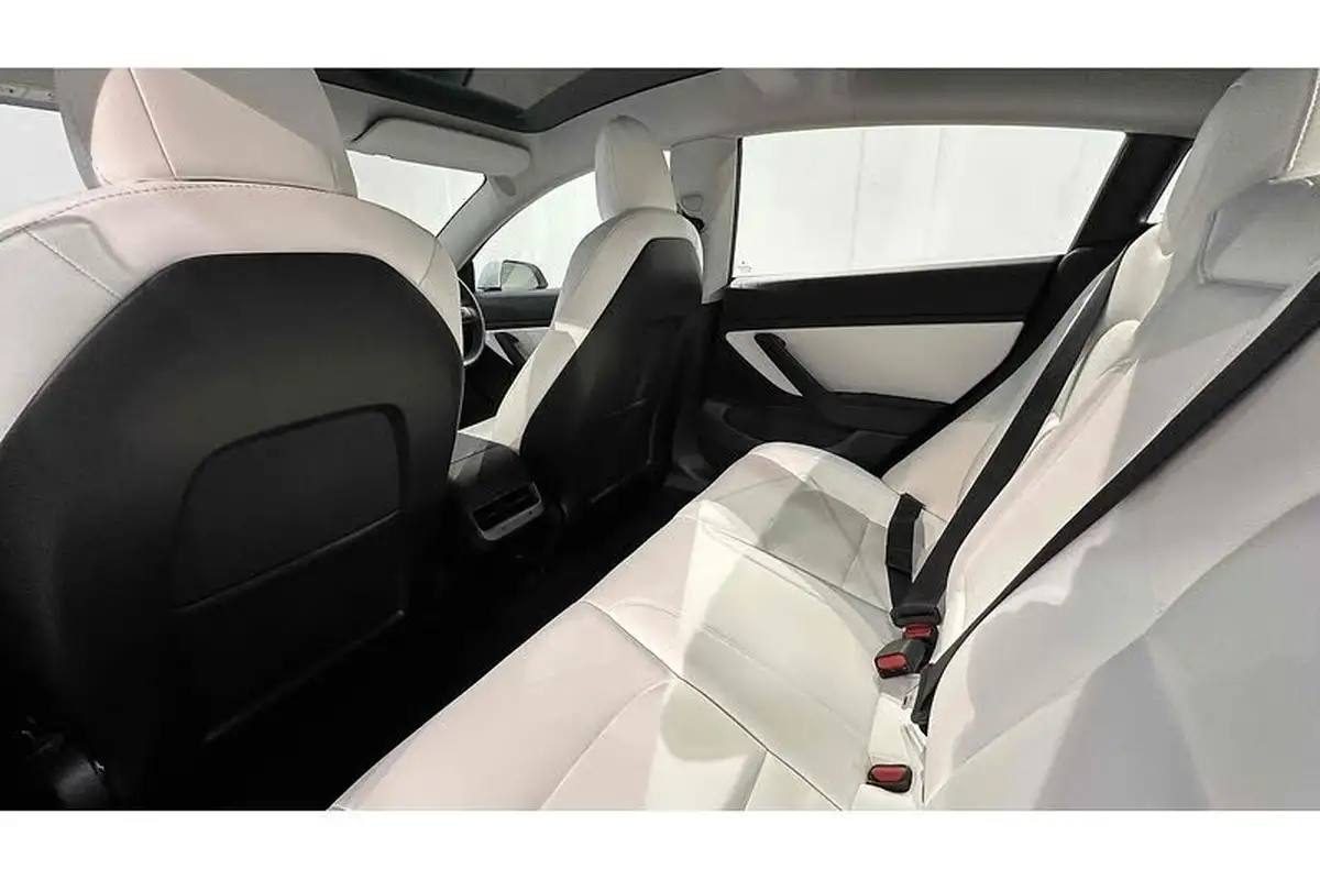 2020-tesla-model-3-e-long-range-big-25