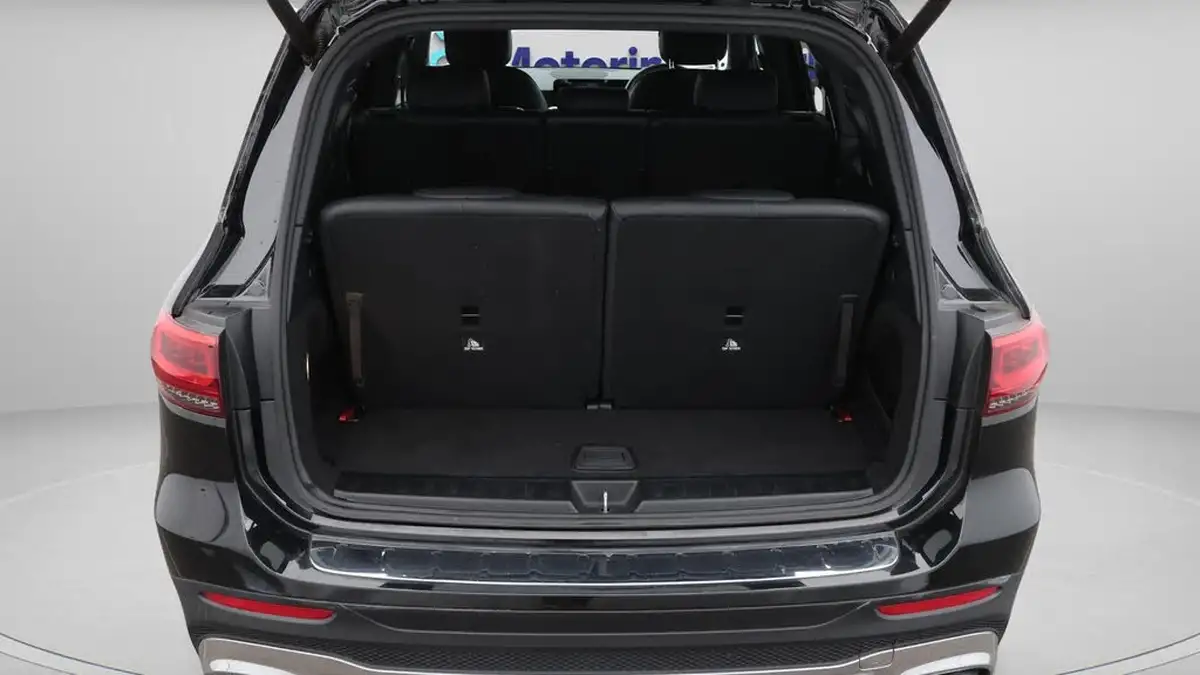 2021-mercedes-benz-glb-class-13-glb200-amg-line-8g-tronic-big-21