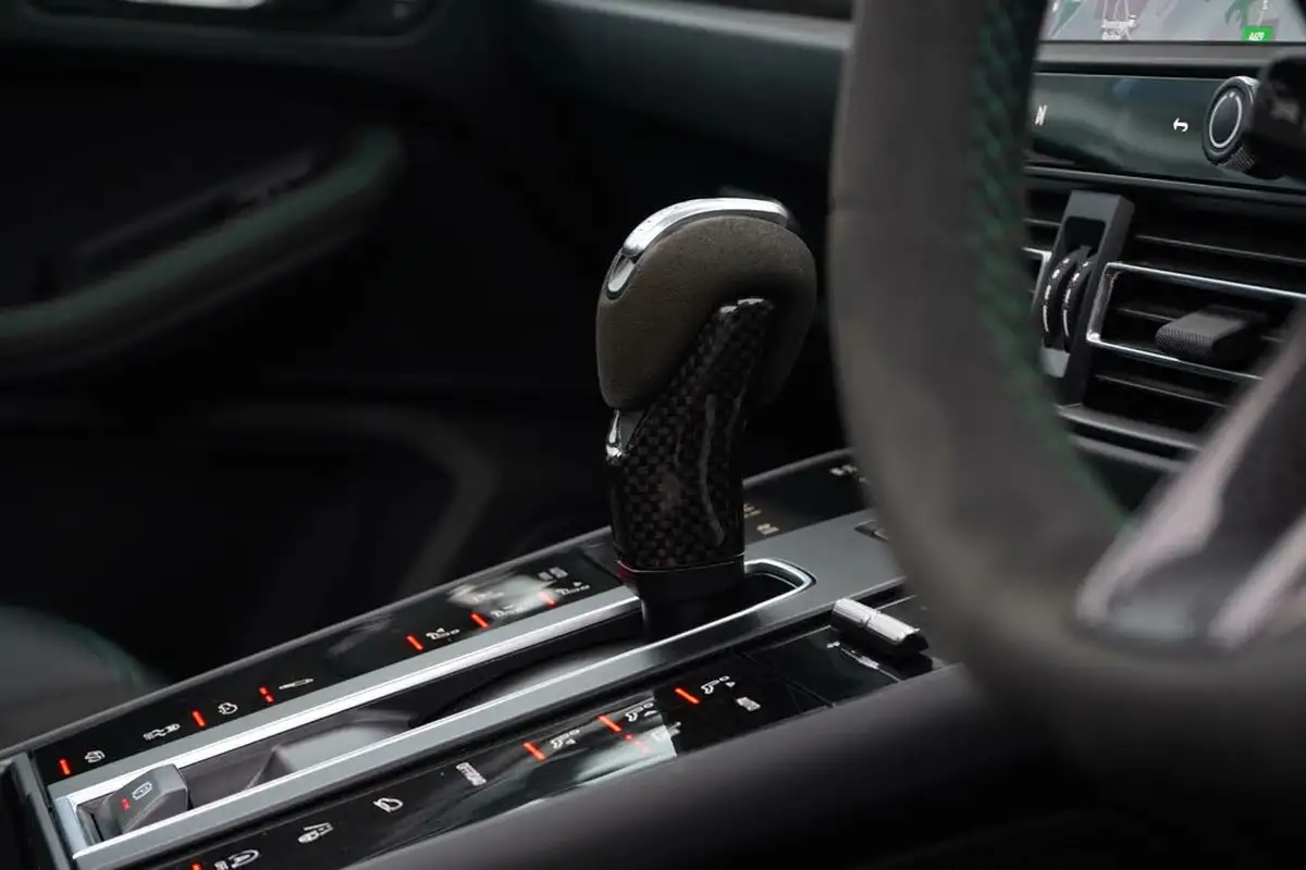 2023-porsche-macan-29-v6-gts-big-19