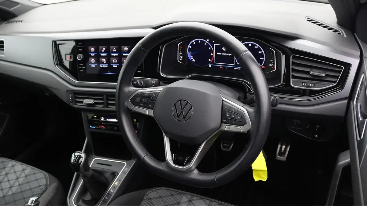 2022-volkswagen-taigo-10-tsi-r-line-big-9