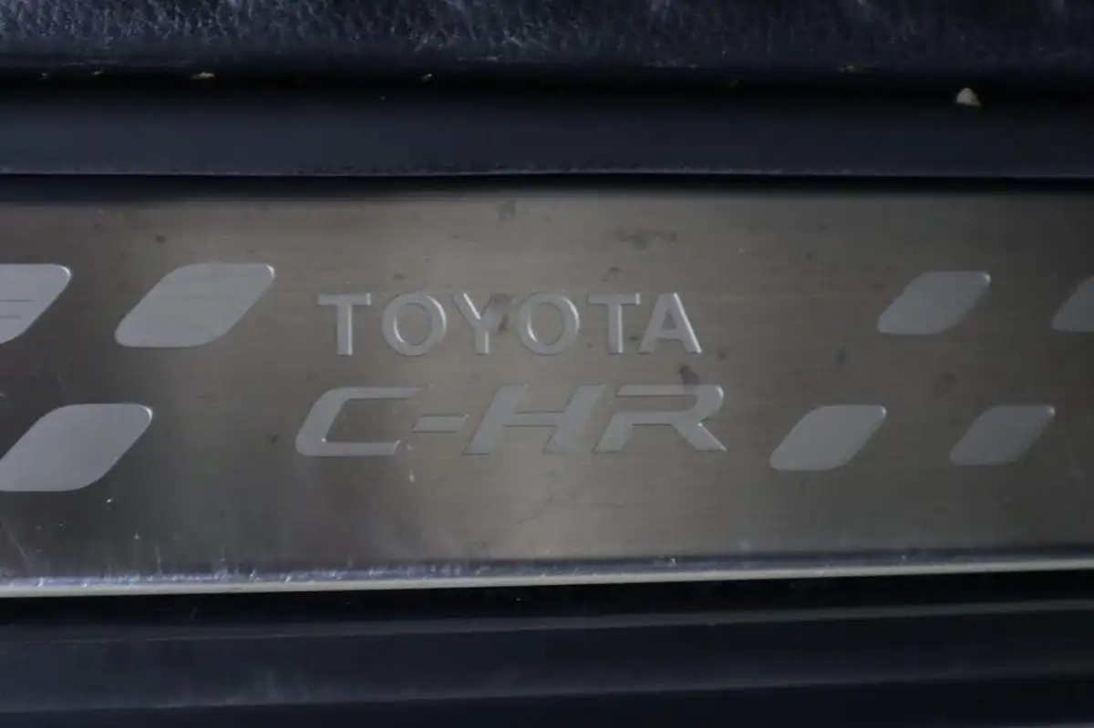 2021-toyota-c-hr-18-vvt-i-design-big-37