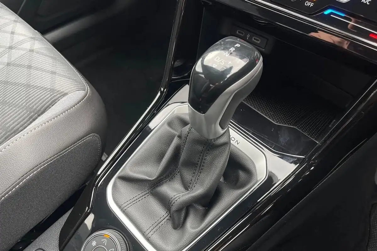 2025-volkswagen-t-roc-20tdi-r-line-4motion-big-16