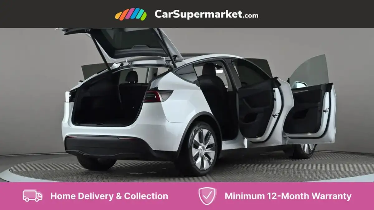 2022-tesla-model-y-e-long-range-big-11