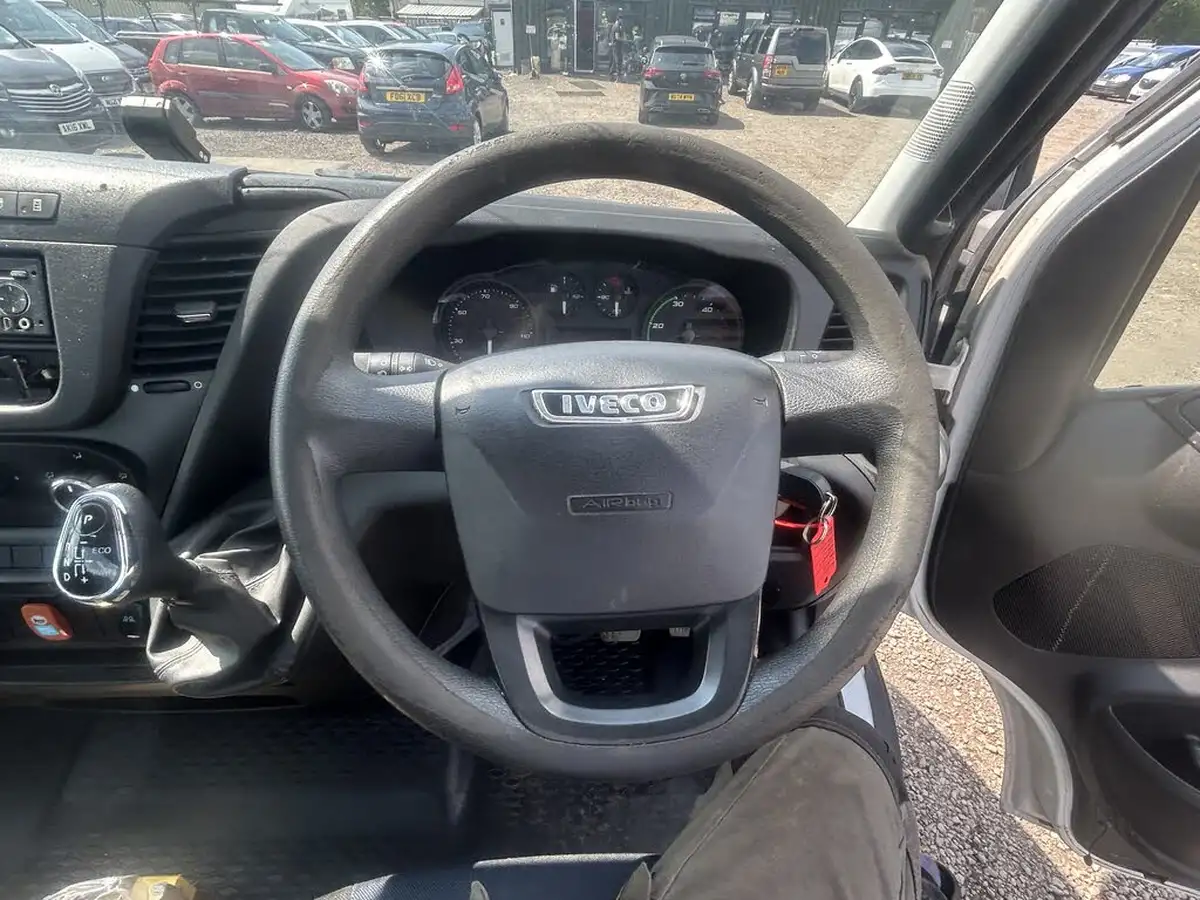 2016-iveco-daily-s-class-23td-35s11-4100-big-5