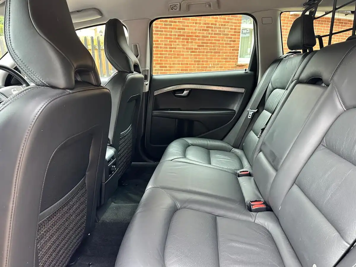 2013-volvo-xc70-24td-d5-se-lux-215bhp-ss-geartronic-big-18