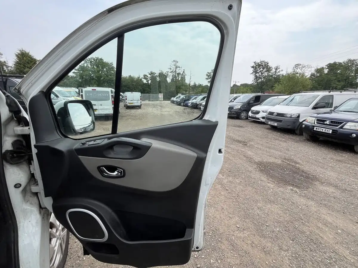 2018-renault-trafic-16dci-sl27-125-sport-nav-energy-125-e6-panel-van-big-18