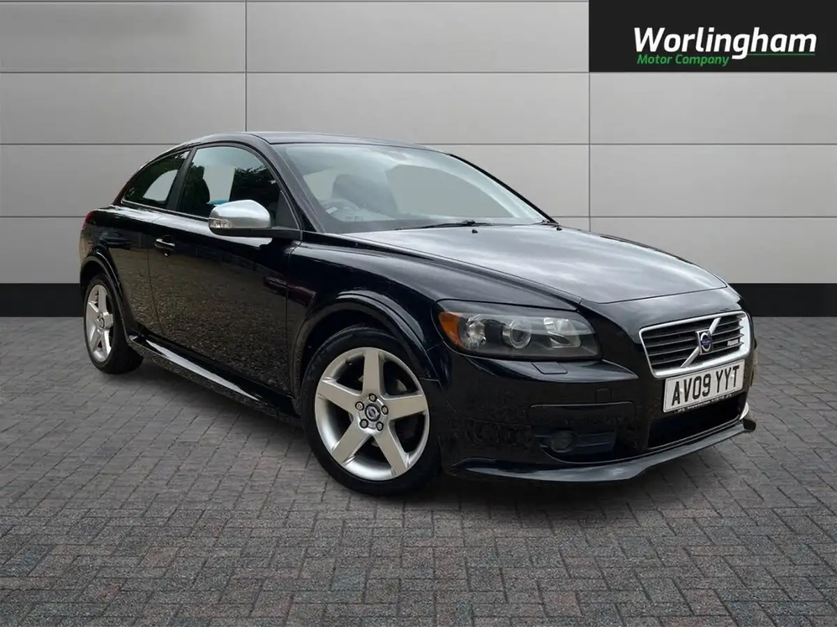 2009-volvo-c30-16-r-design-big-0