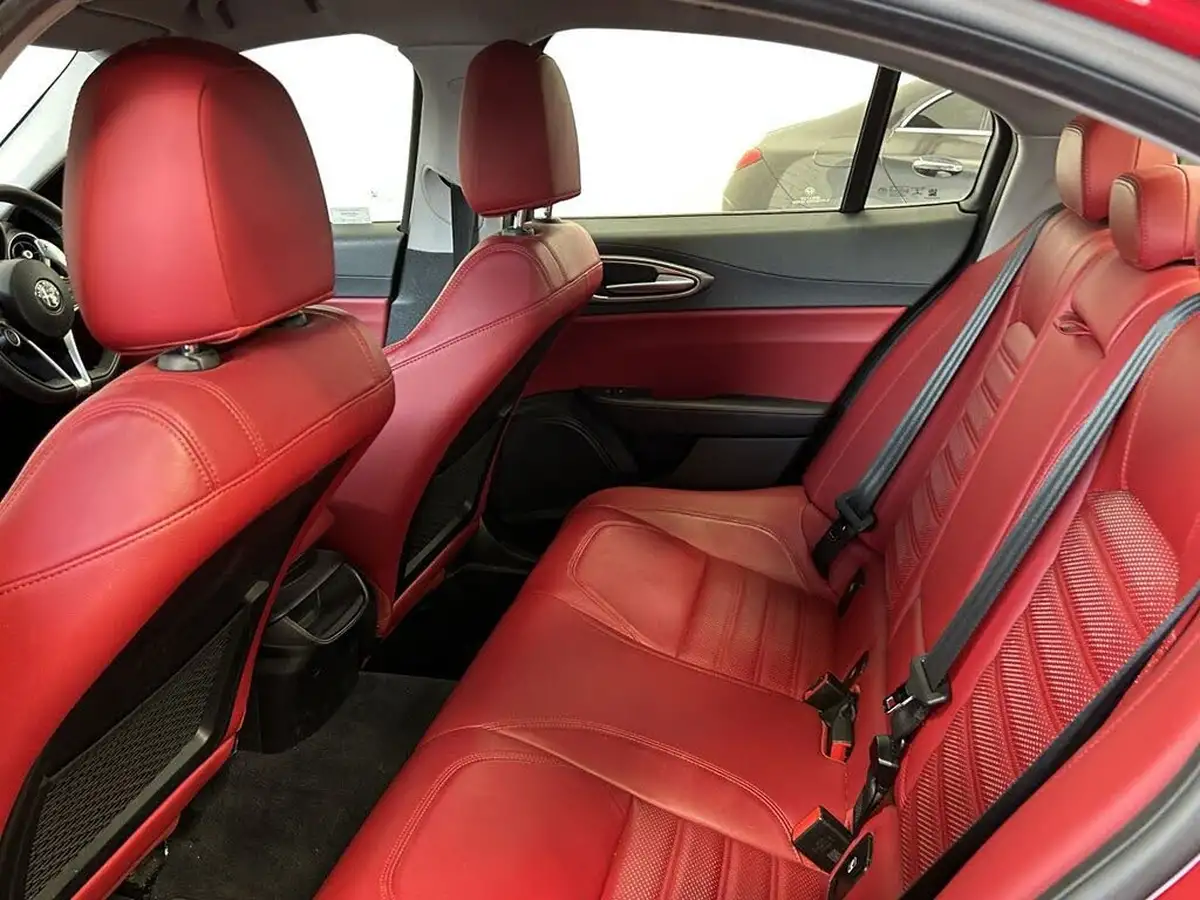 2018-alfa-romeo-giulia-20-veloce-big-59