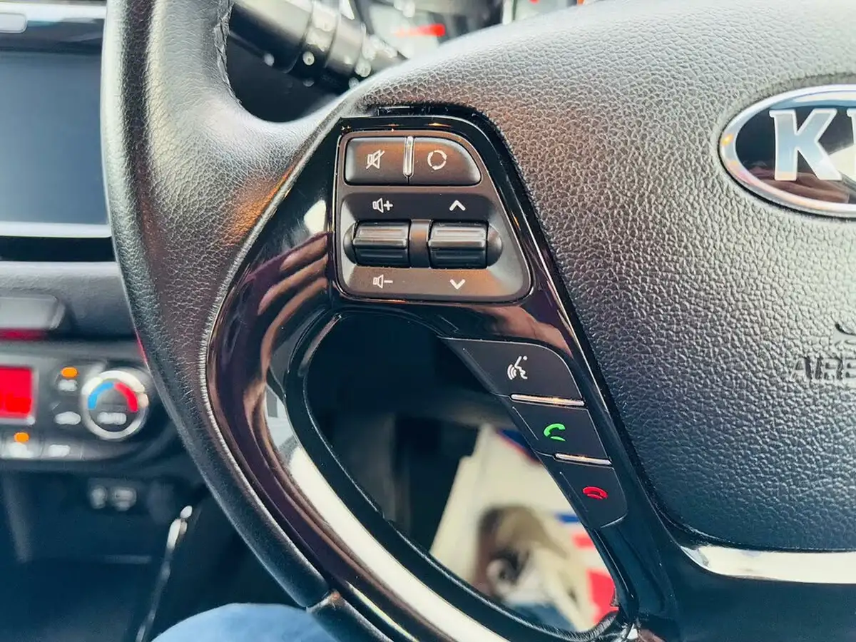 2017-kia-ceed-16crdi-3-hatchback-big-34