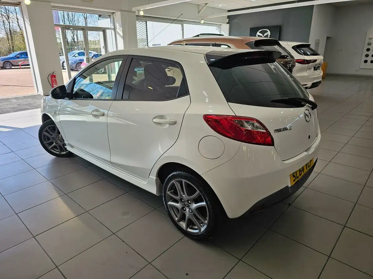 2014-mazda-mazda2-13-sport-colour-edition-big-1