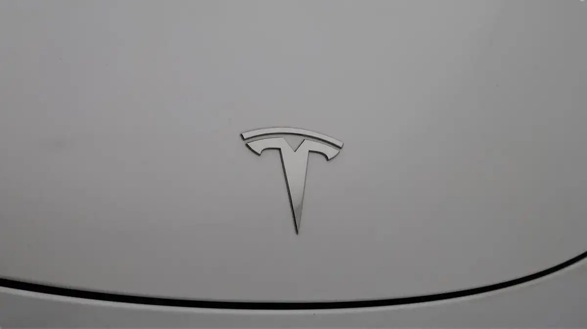 2022-tesla-model-3-e-long-range-big-22