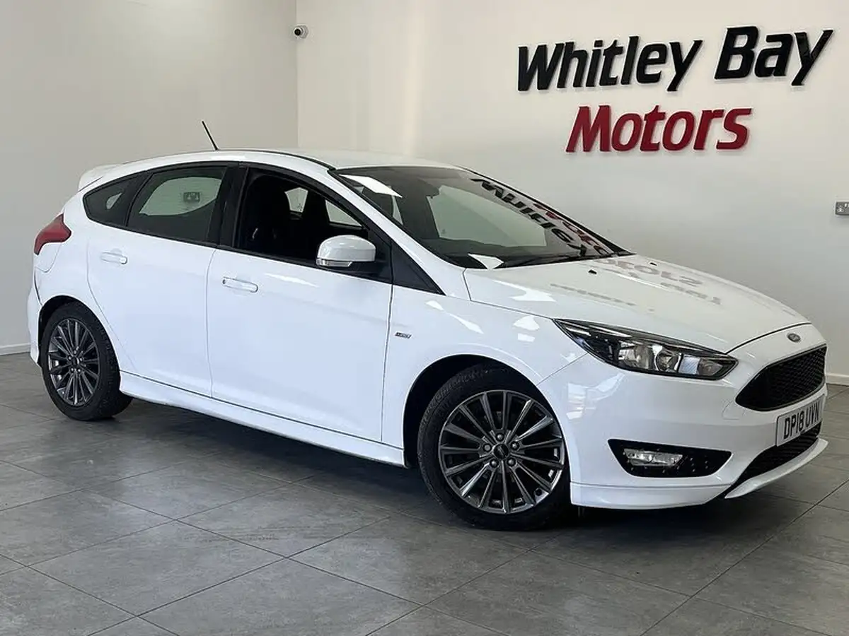 2018-ford-focus-15-st-line-hatchback-big-0