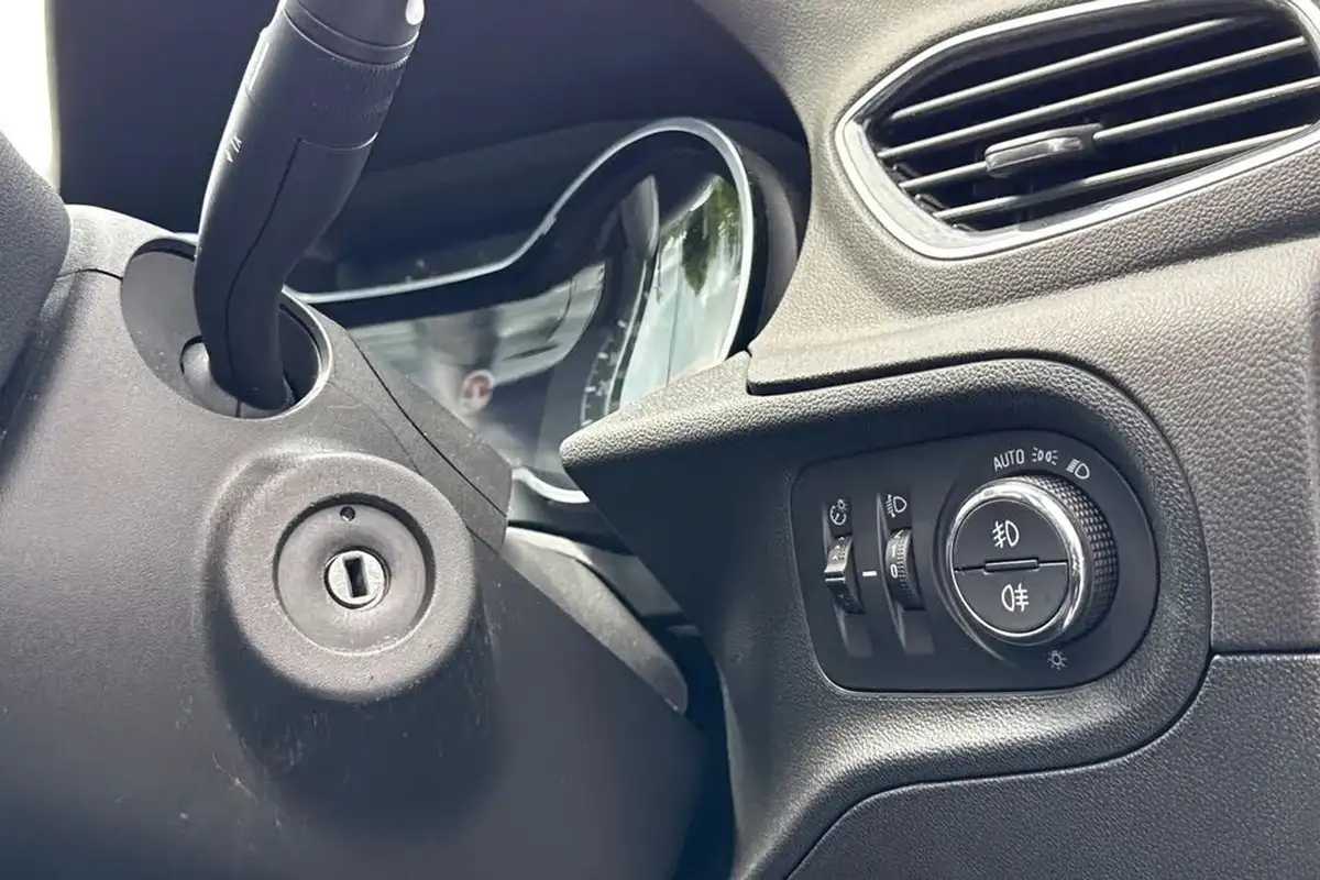 2019-vauxhall-grandland-x-12-elite-nav-big-42