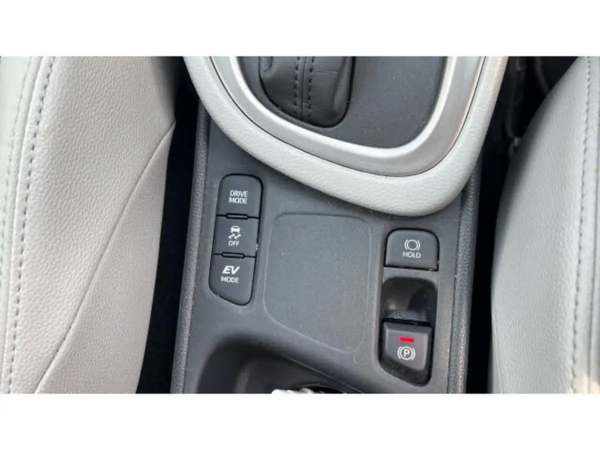 2022-toyota-yaris-15-vvt-i-excel-big-34