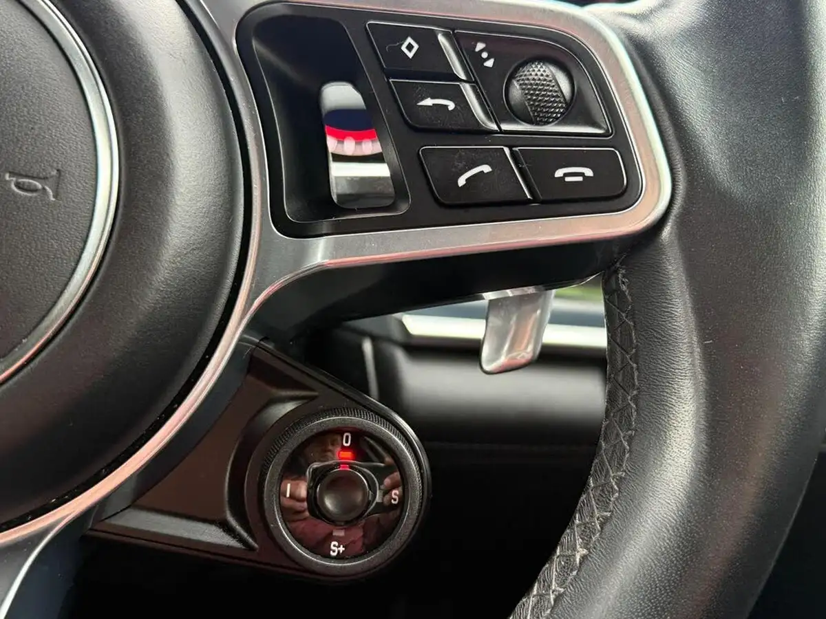 2017-porsche-panamera-29-v6-4s-hatchback-big-17