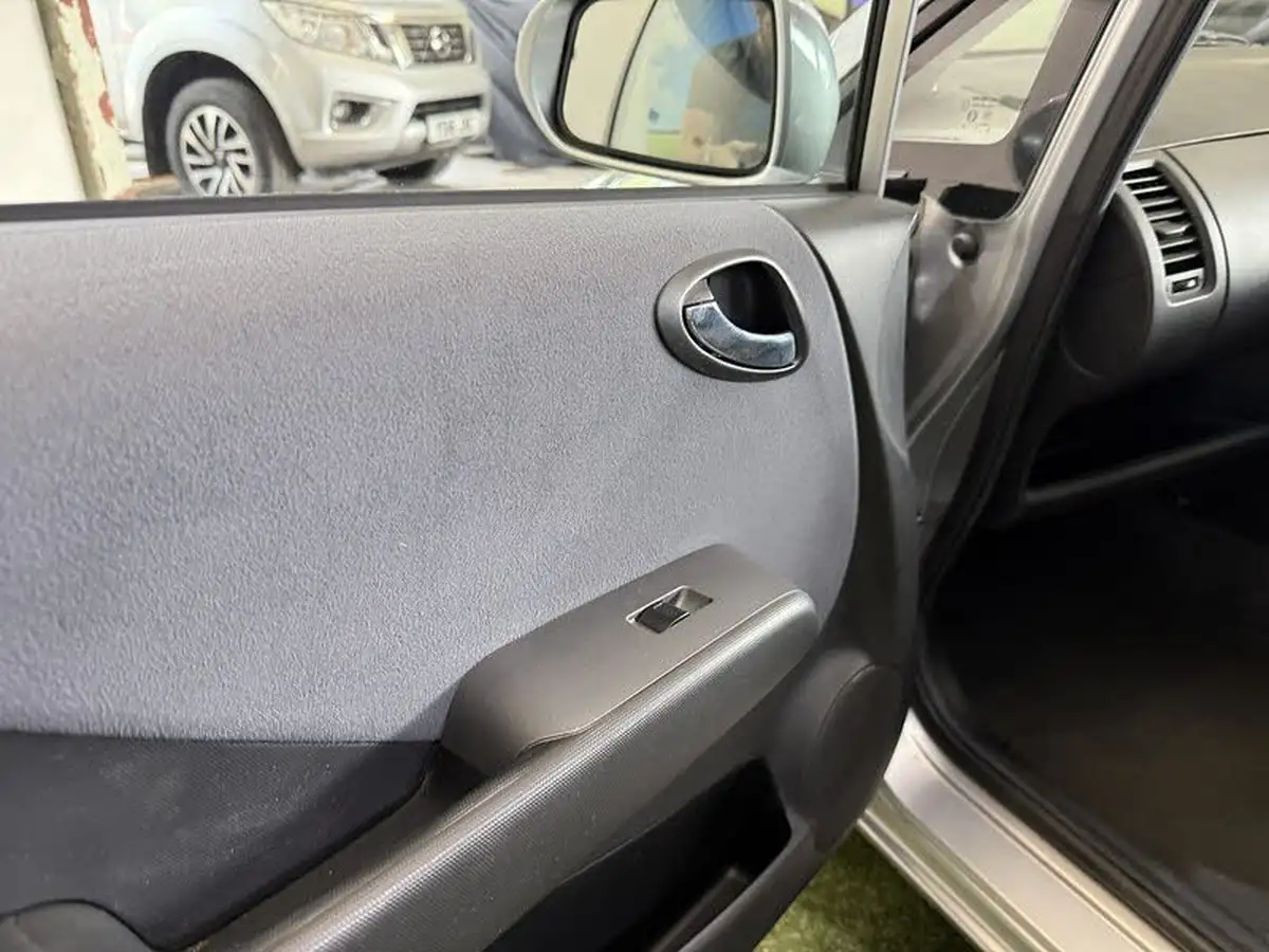 2009-honda-jazz-14-se-cvt-7-big-15