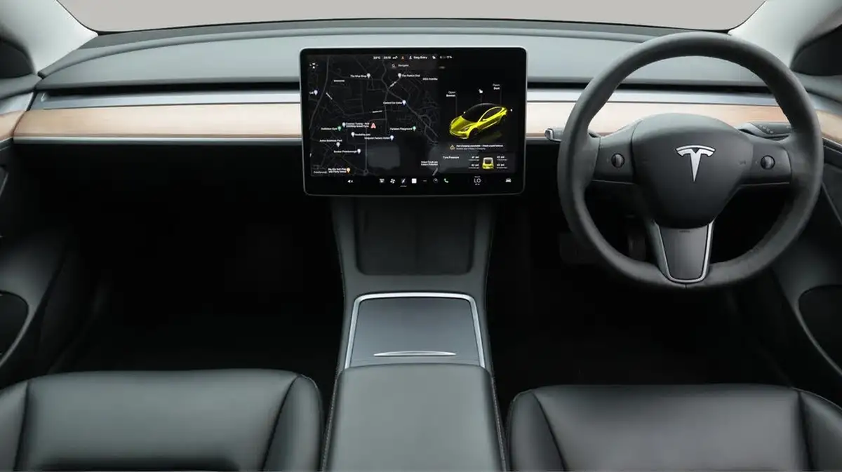 2022-tesla-model-3-e-long-range-big-18