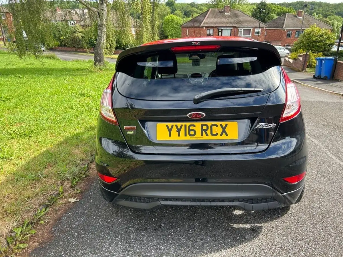2016-ford-fiesta-10t-zetec-s-black-edition-big-5