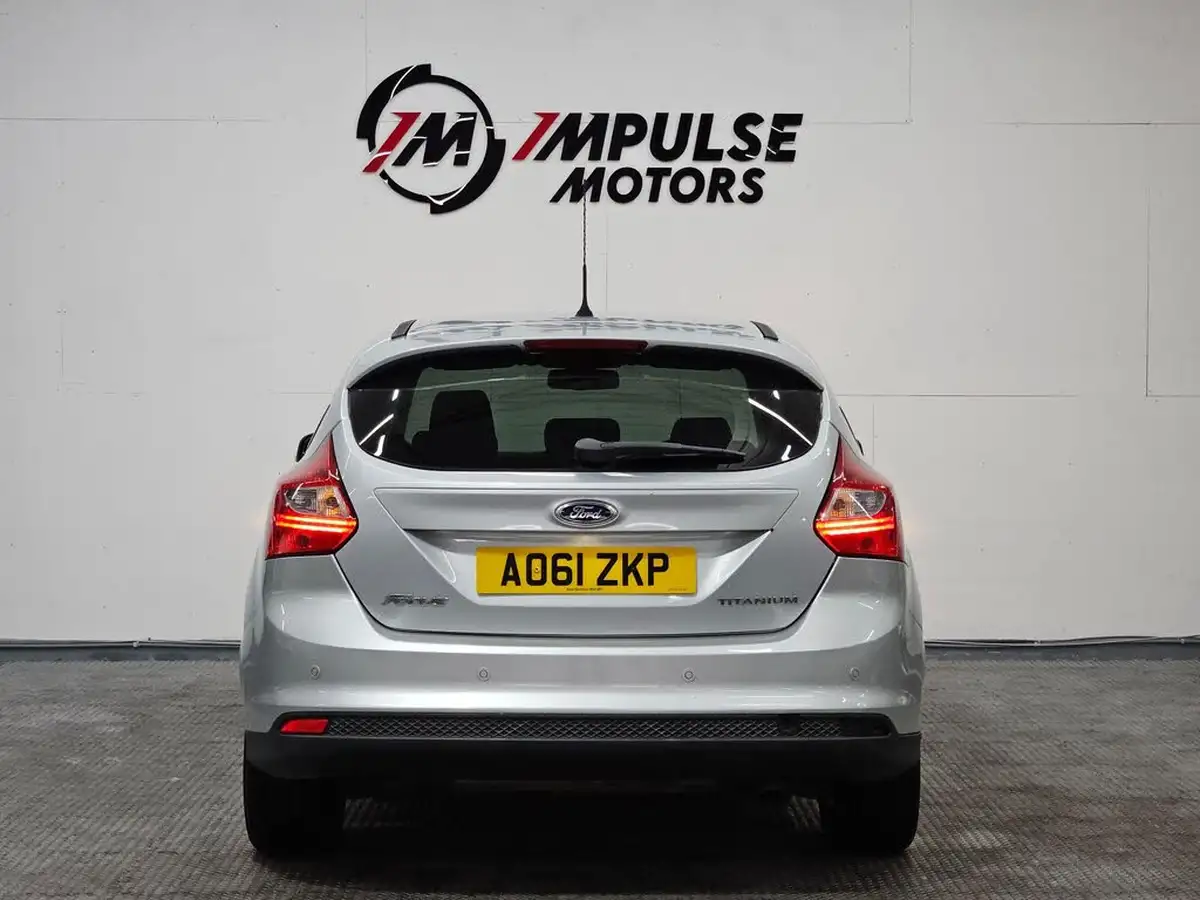 2012-ford-focus-16-titanium-ti-vct-125ps-hatchback-big-5