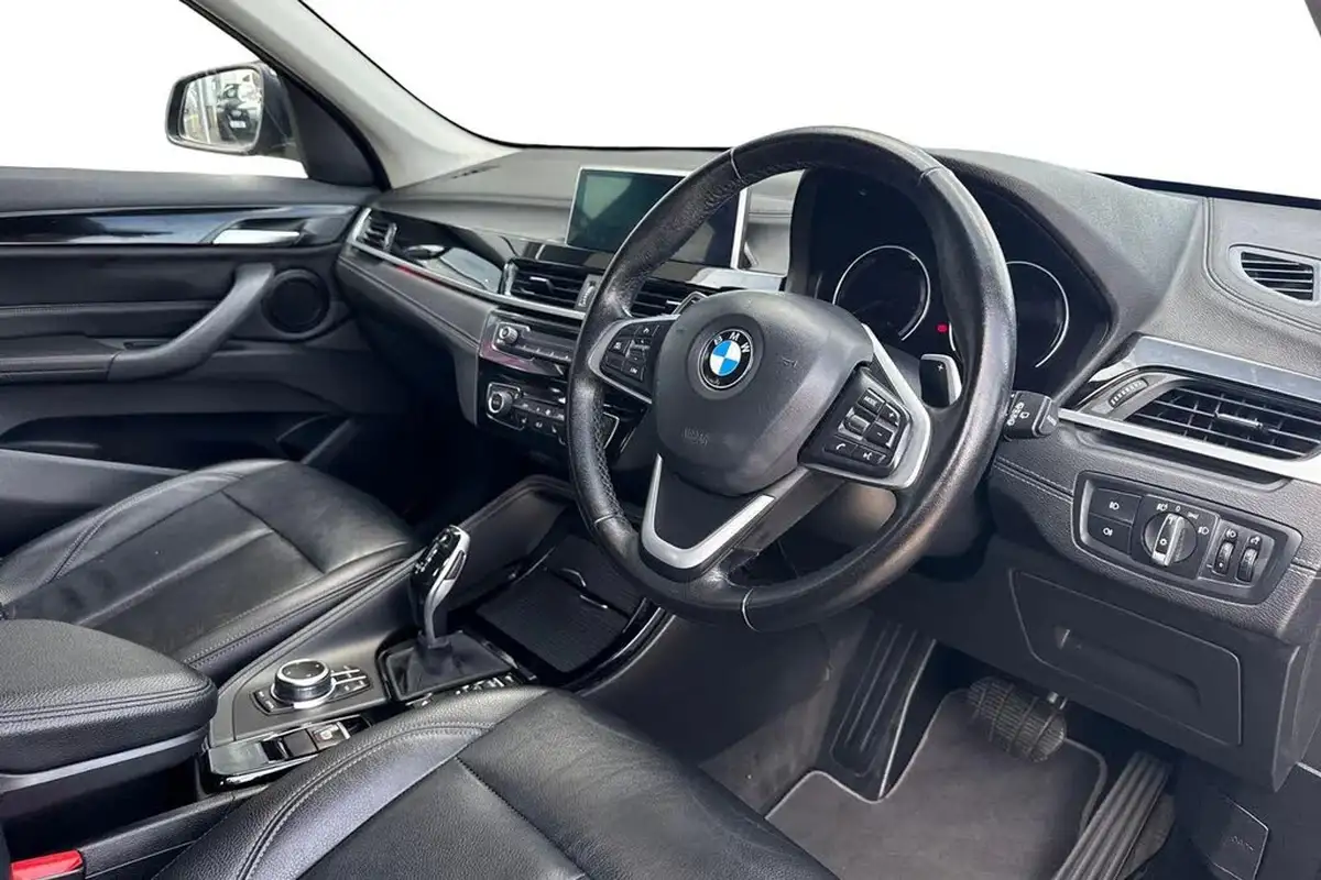 2022-bmw-x1-20-xdrive20i-xline-big-7
